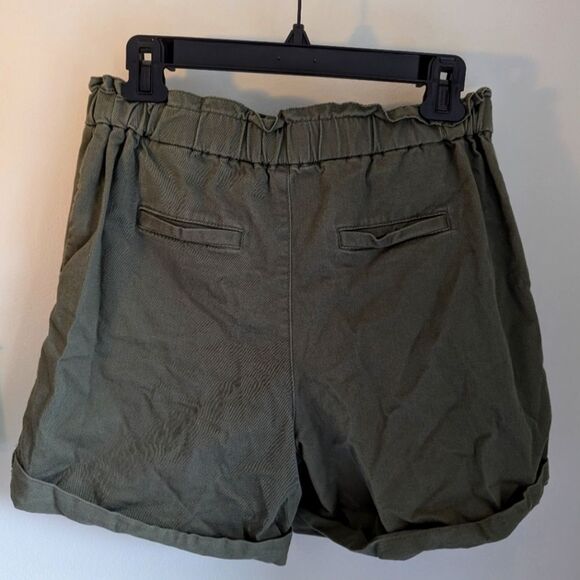 Banana Republic Green Paperbag pull-on shorts Women's size 6 - Picture 2 of 5